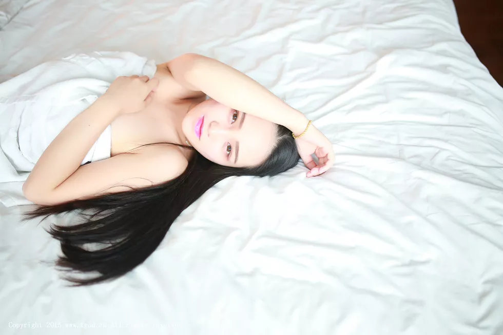 [TGOD推女神]2015.09.05_嫩模佩佩Cassie黑色蕾丝小内裤性感小野兽写真54P