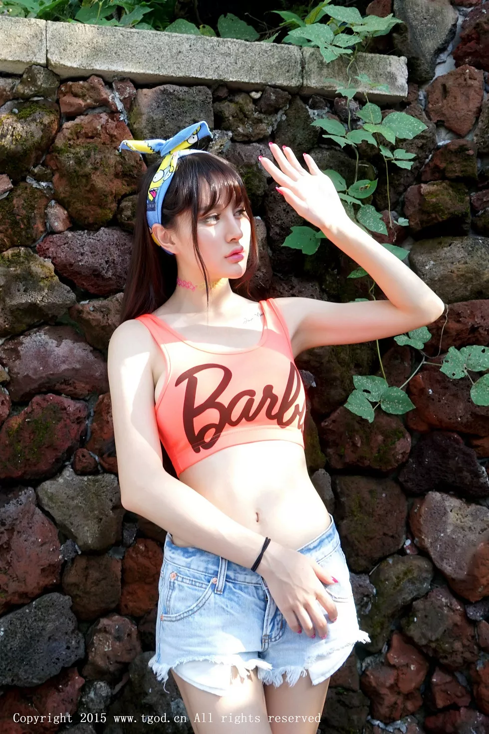 [TGOD推女神]2015.09.17_云曼旅拍之嫩模Cheryl青树粉红内衣牛仔热裤性感写真45P