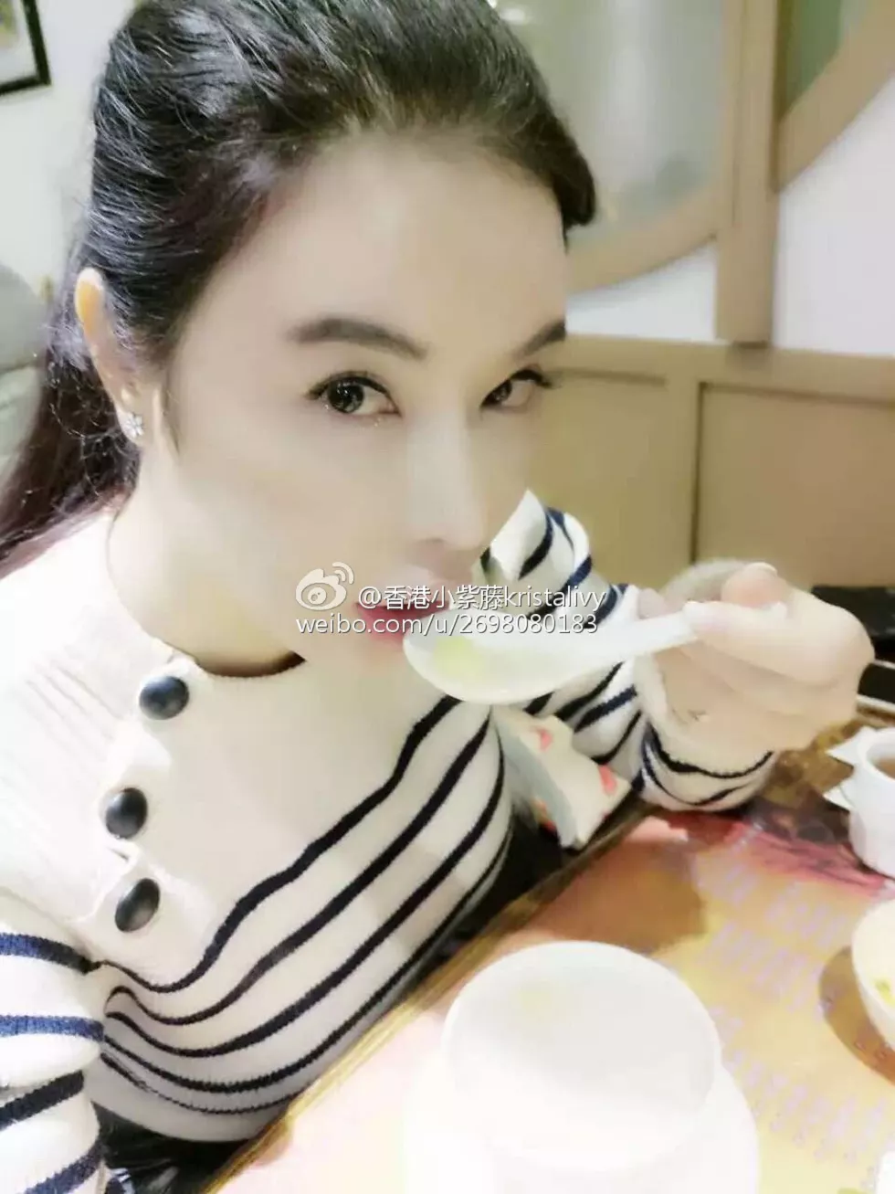 胸模香港小紫藤Kristalivy超级豪乳撩人诱惑写真38P