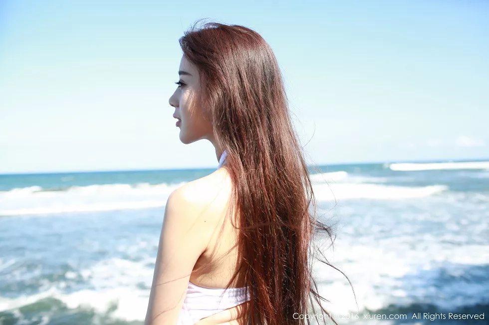 XiuRen第540期_嫩模赵小米kitty巴厘岛旅拍开叉比基尼秀豪乳美臀写真60P