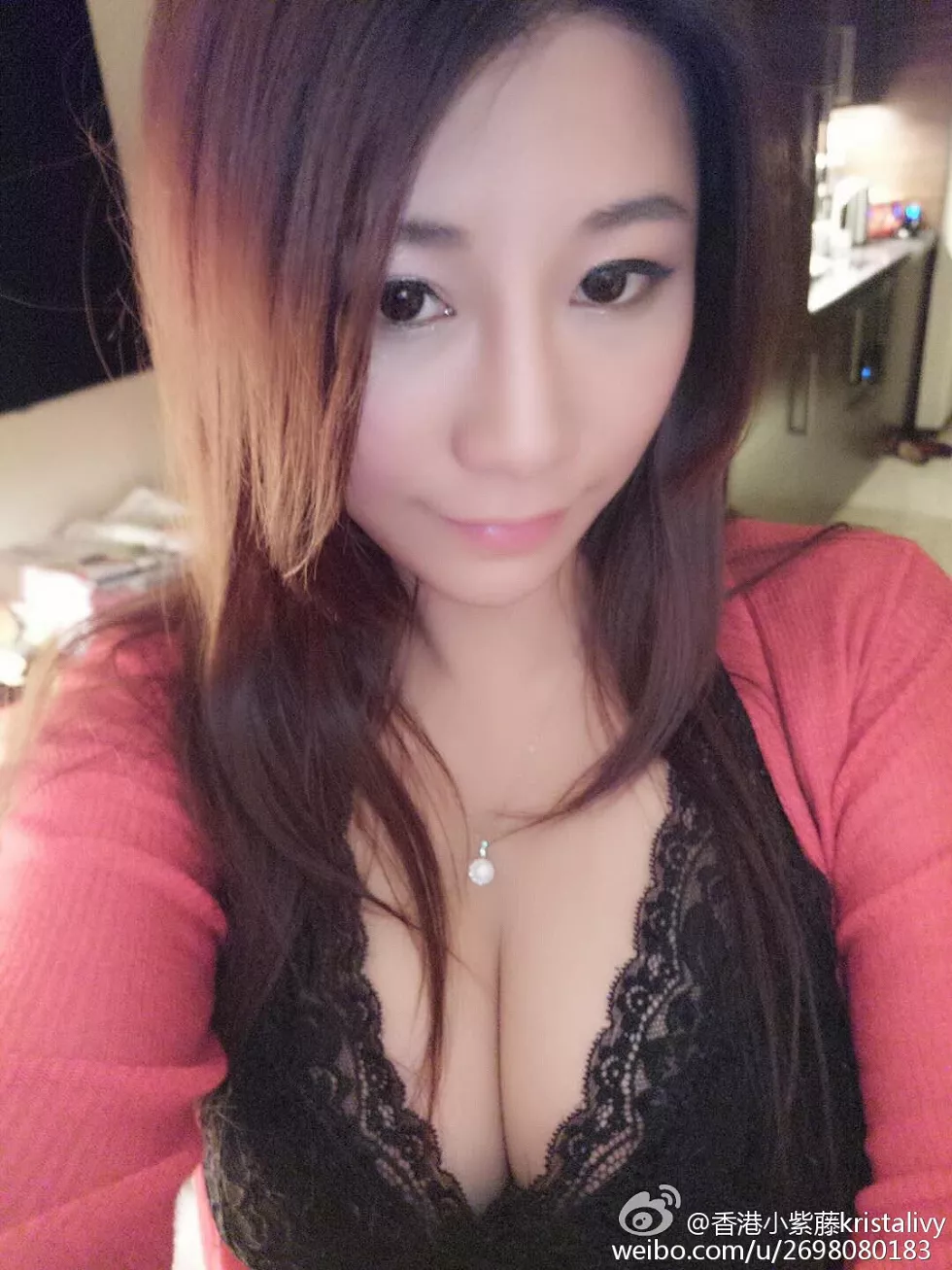 胸模香港小紫藤Kristalivy超级豪乳撩人诱惑写真38P