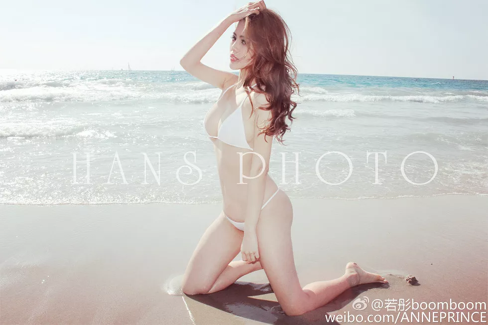 内地嫩模若彤boomboom丰乳大肥臀微博海量写真568P