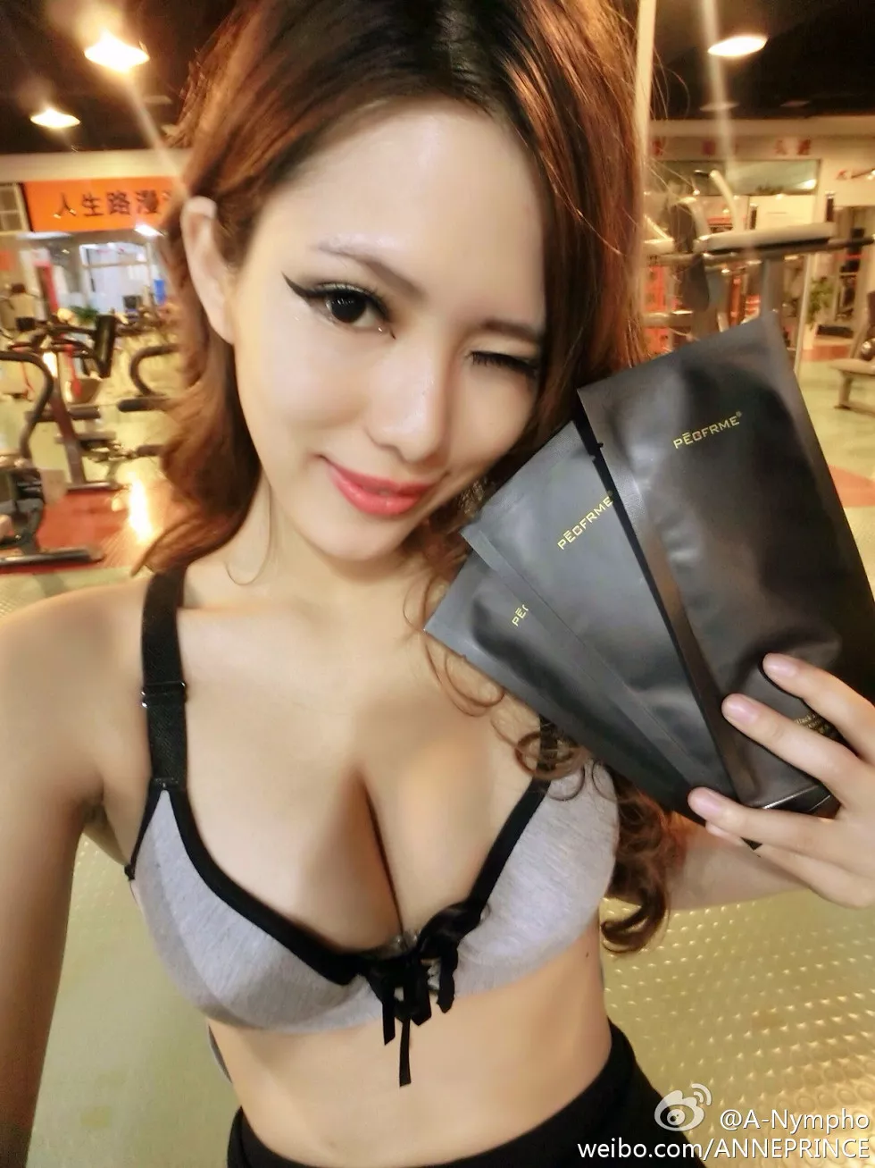 内地嫩模若彤boomboom丰乳大肥臀微博海量写真568P