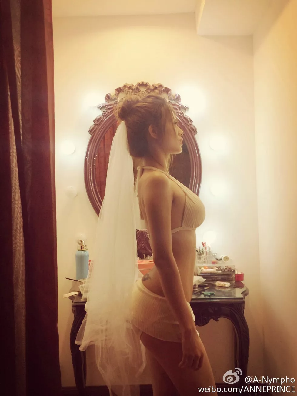 内地嫩模若彤boomboom丰乳大肥臀微博海量写真568P