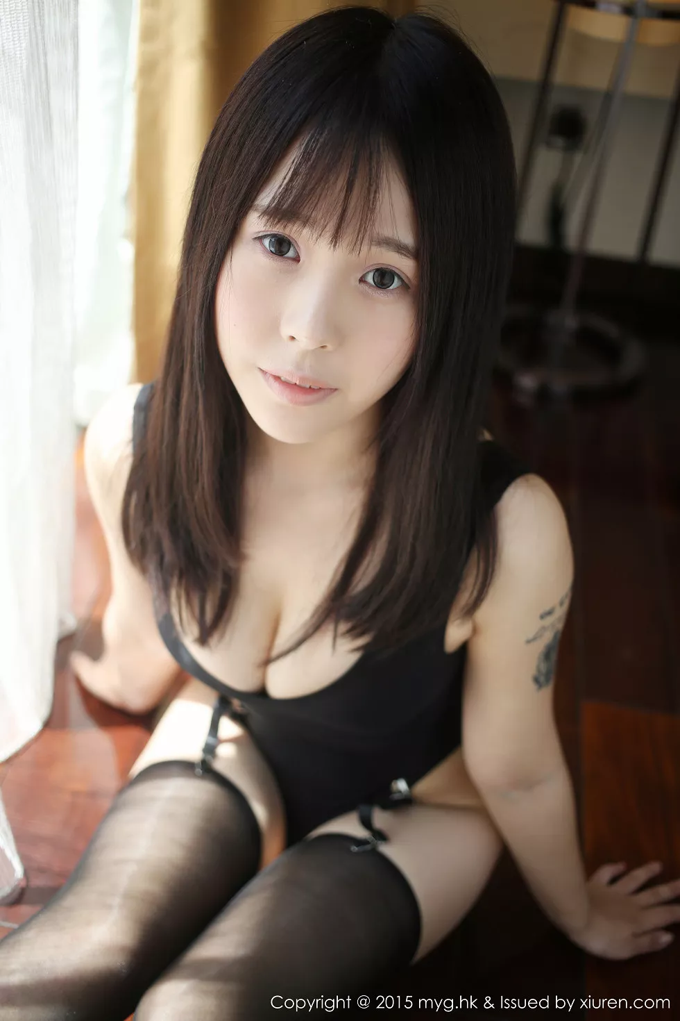 [MyGirl美媛馆]Vol.166_嫩模Evelyn艾莉三亚旅拍黑色死库水秀曲线黑丝吊袜写真62P