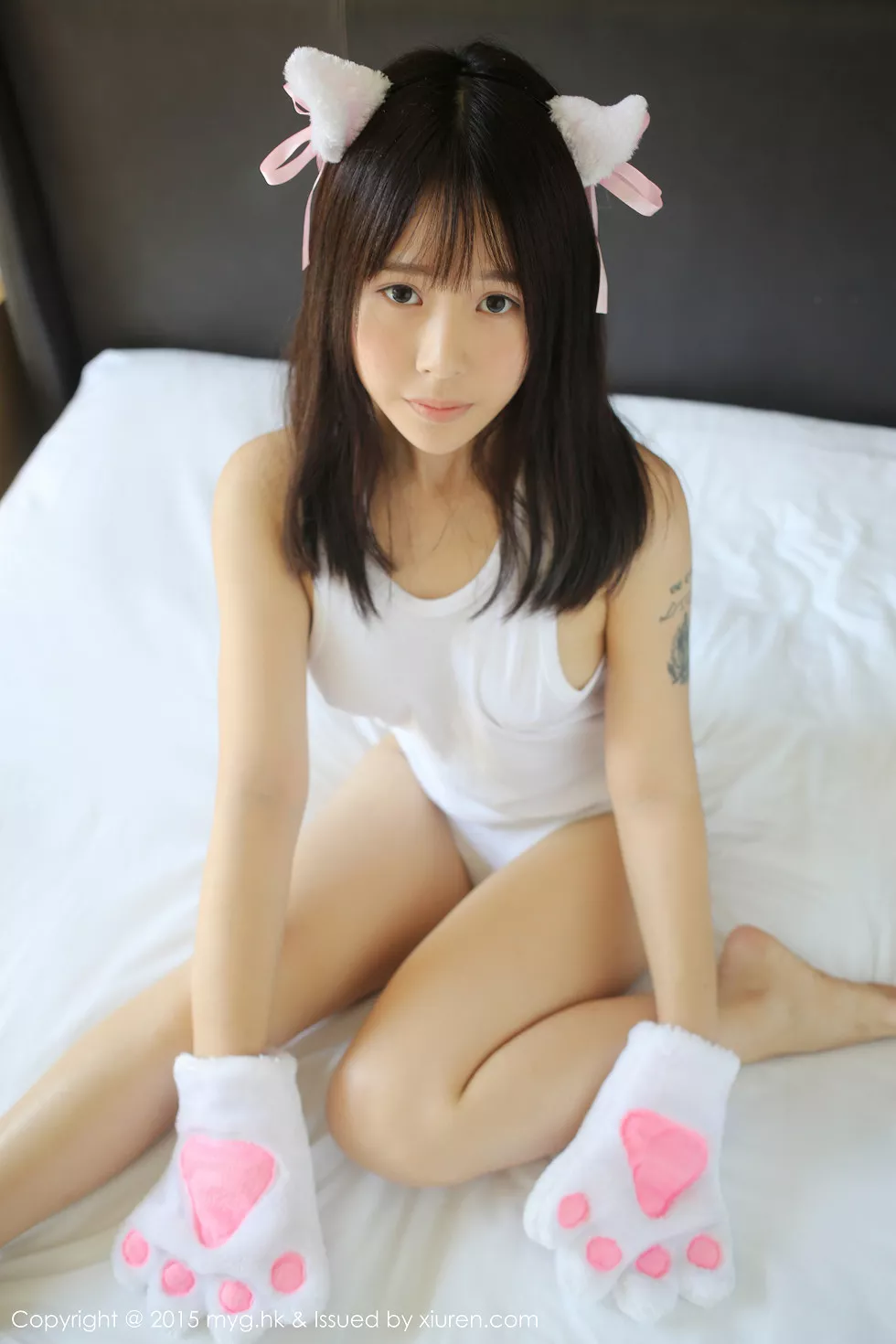[MyGirl美媛馆]Vol.163_嫩模Evelyn艾莉三亚旅拍白色背心白色透视内裤秀美臀63P