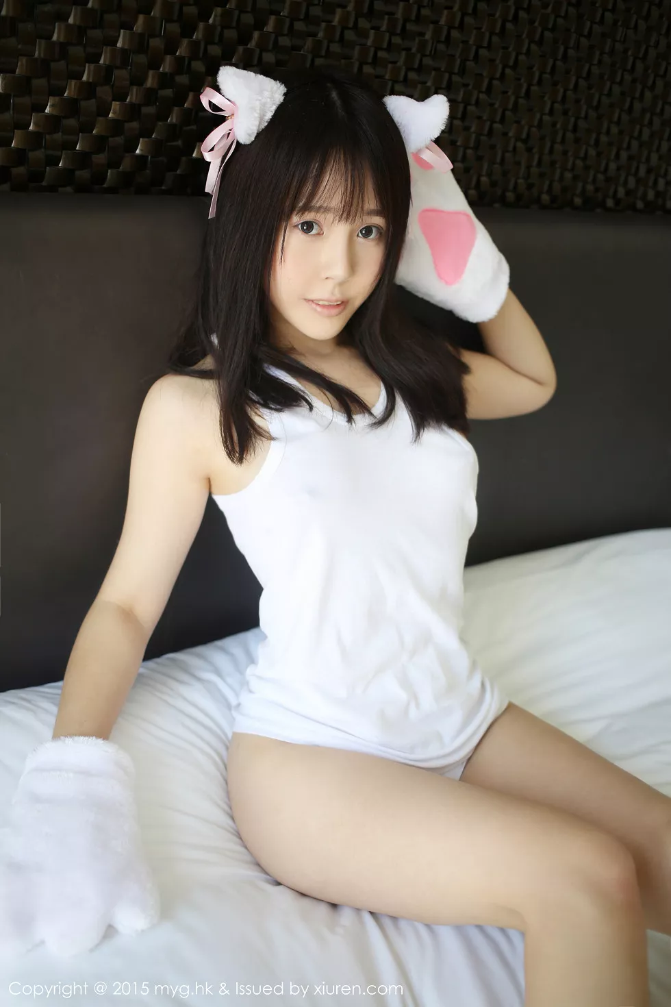 [MyGirl美媛馆]Vol.163_嫩模Evelyn艾莉三亚旅拍白色背心白色透视内裤秀美臀63P
