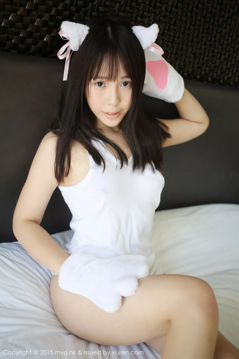[MyGirl美媛馆]Vol.163_嫩模Evelyn艾莉三亚旅拍白色背心白色透视内裤秀美臀63P