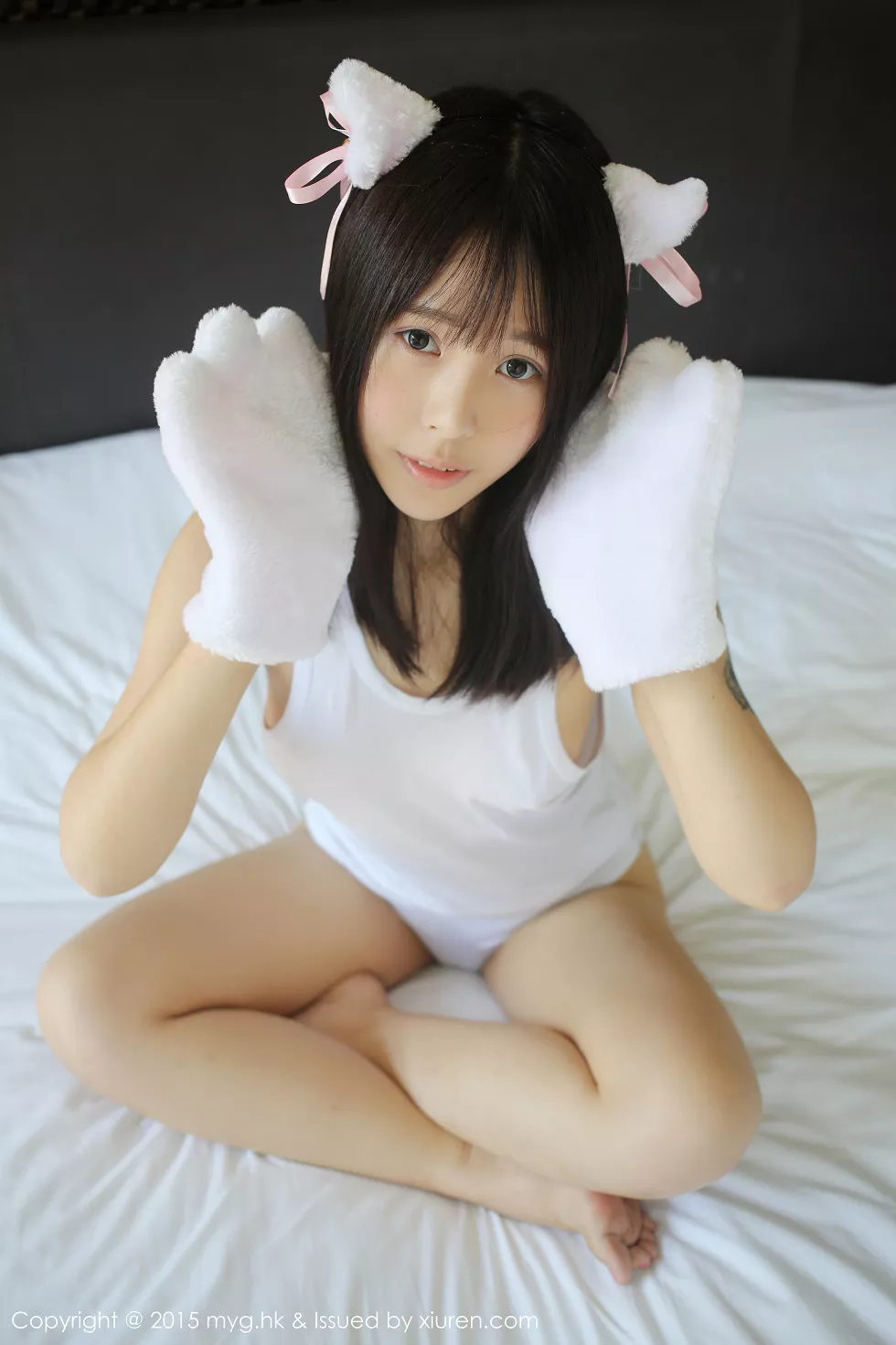 [MyGirl美媛馆]Vol.163_嫩模Evelyn艾莉三亚旅拍白色背心白色透视内裤秀美臀63P