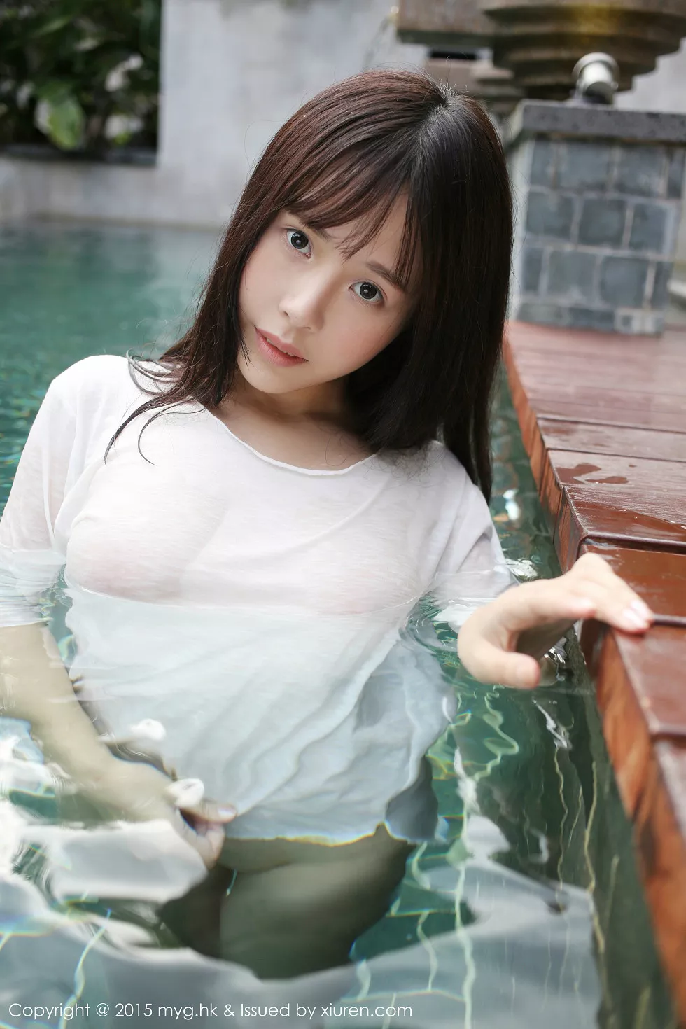 [MyGirl美媛馆]Vol.180_嫩模Evelyn艾莉白色T恤湿身真空透视秀美乳撩人写真60P