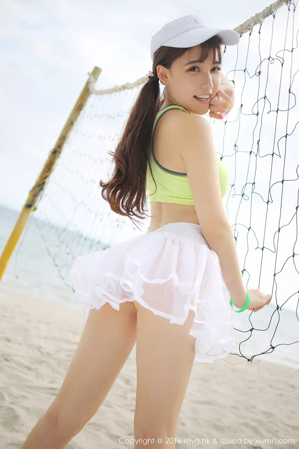[MyGirl美媛馆]Vol.191_嫩模熊吖BOBO龙目岛旅拍沙滩边白纱裙下性感美臀写真67P
