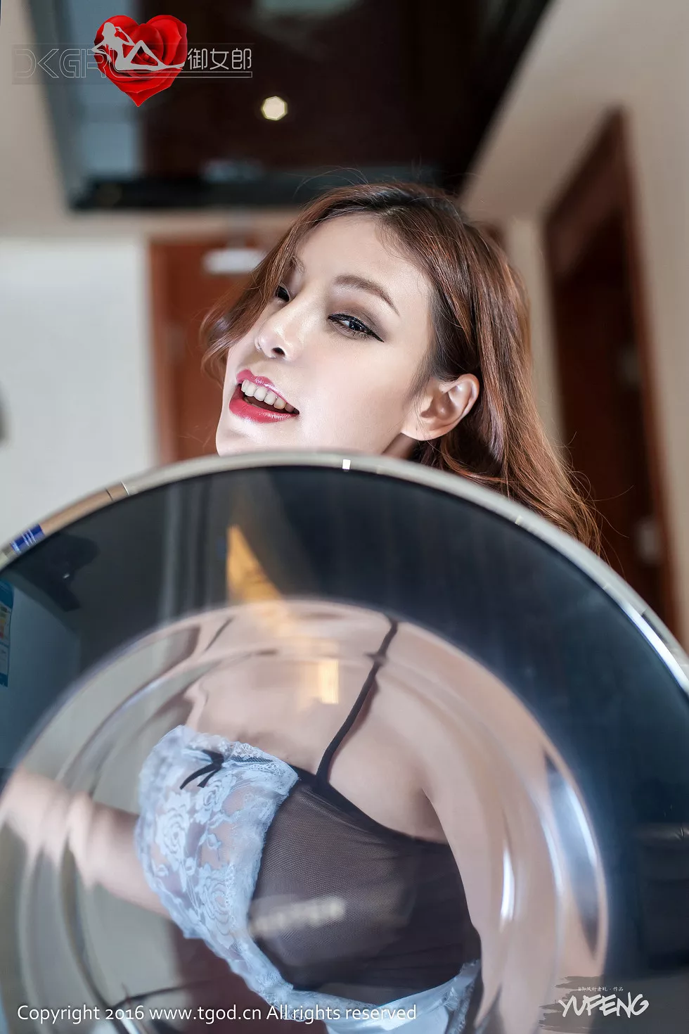 [TGOD推女神]2016.02.29_嫩模女神谭晓彤Elise百变秀黑色丁字裤诱惑美乳写真58P