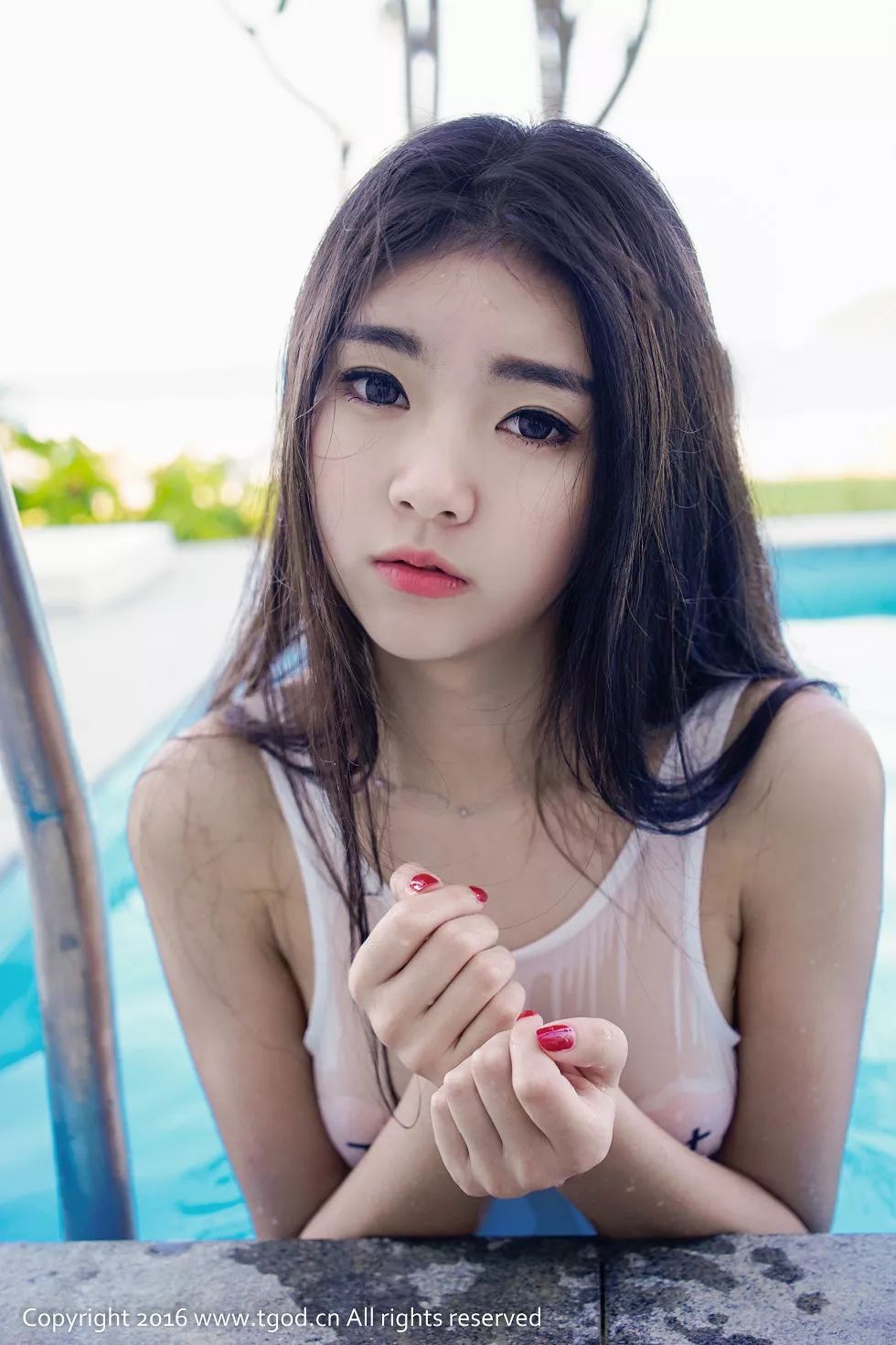 [TGOD推女神]2016.04.09_越南芽庄旅拍之可乐Vicky第三刊白色比基尼湿身诱惑写真42P