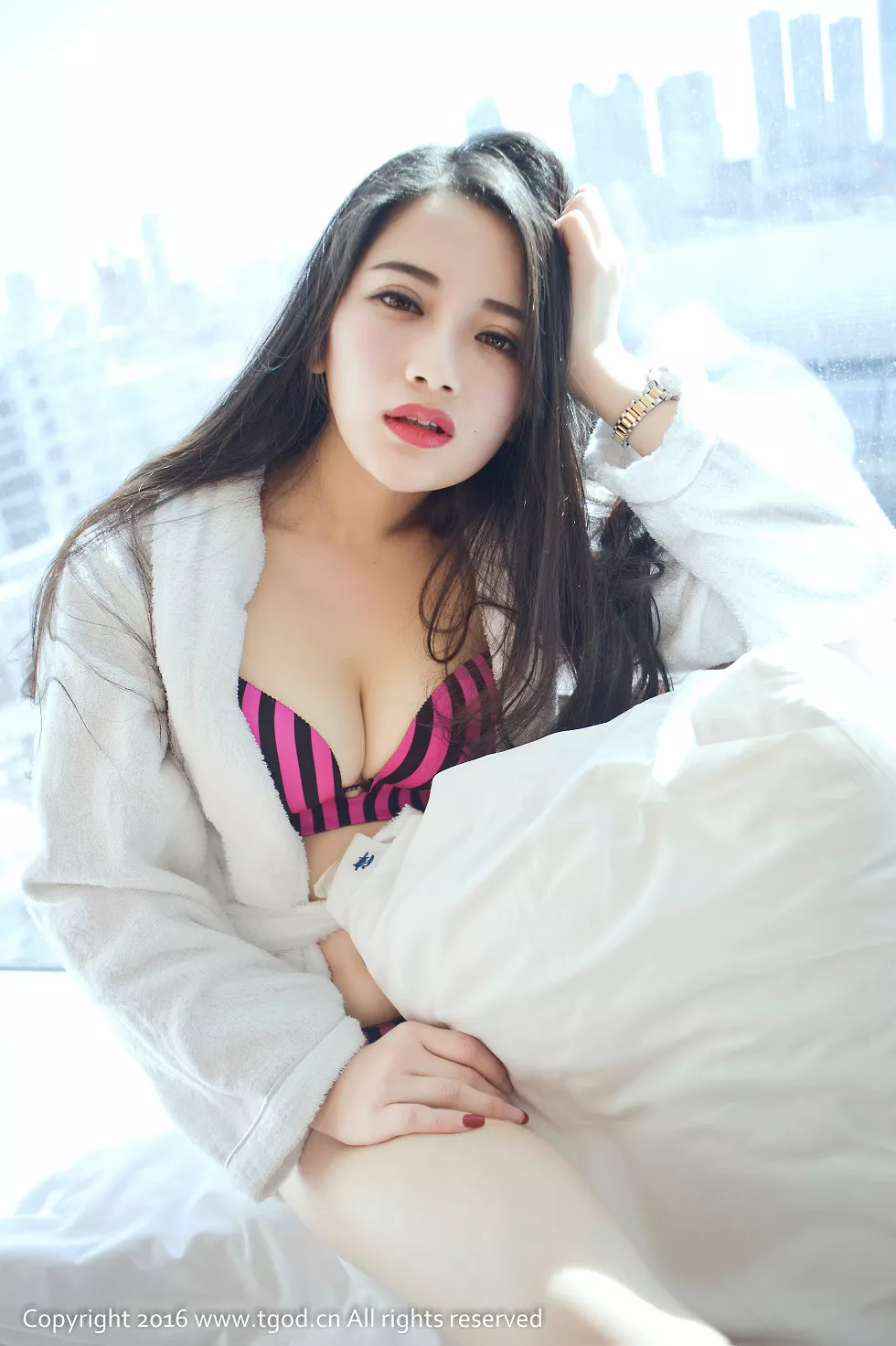 [TGOD推女神]2016.04.04_北方姑娘朱小旭连体开叉内衣秀美胸白嫩肌肤性感写真62P