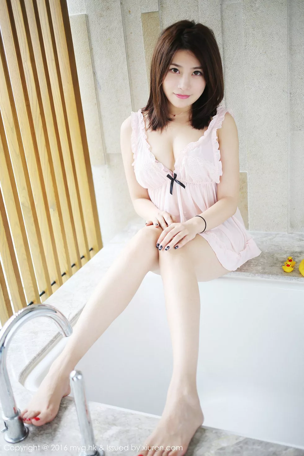 [MyGirl美媛馆]Vol.228_许诺Sabrina三亚旅拍第2套浴室里粉红内衣秀豪乳写真60P