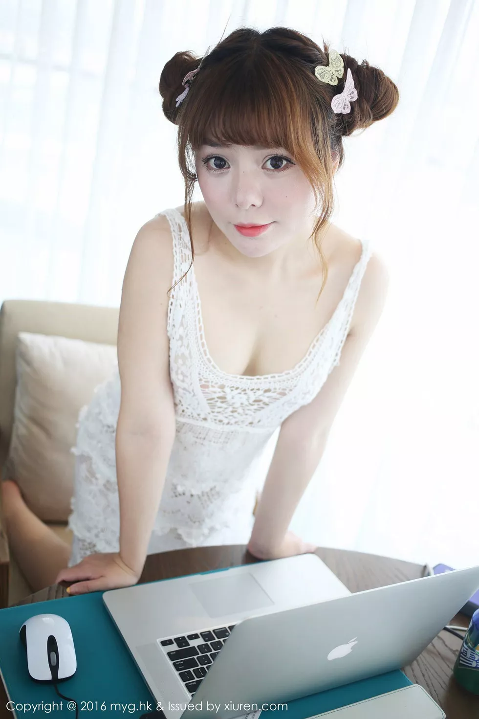 [MyGirl美媛馆]Vol.225_嫩模粉芭比VV三亚旅拍性感粉红内衣秀豪乳美臀诱惑写真52P