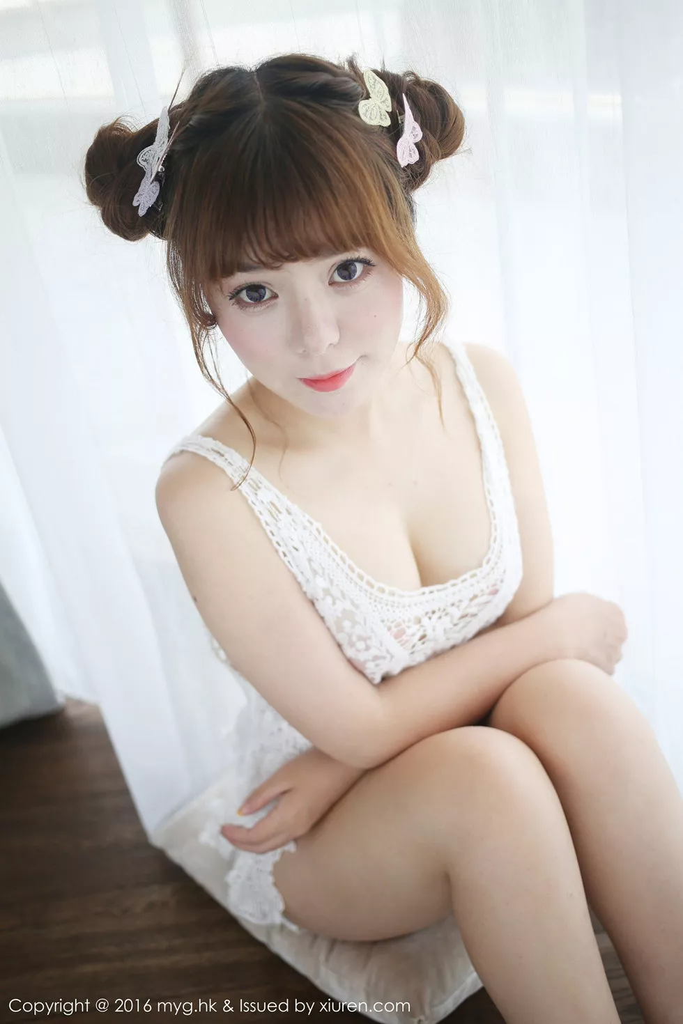 [MyGirl美媛馆]Vol.225_嫩模粉芭比VV三亚旅拍性感粉红内衣秀豪乳美臀诱惑写真52P