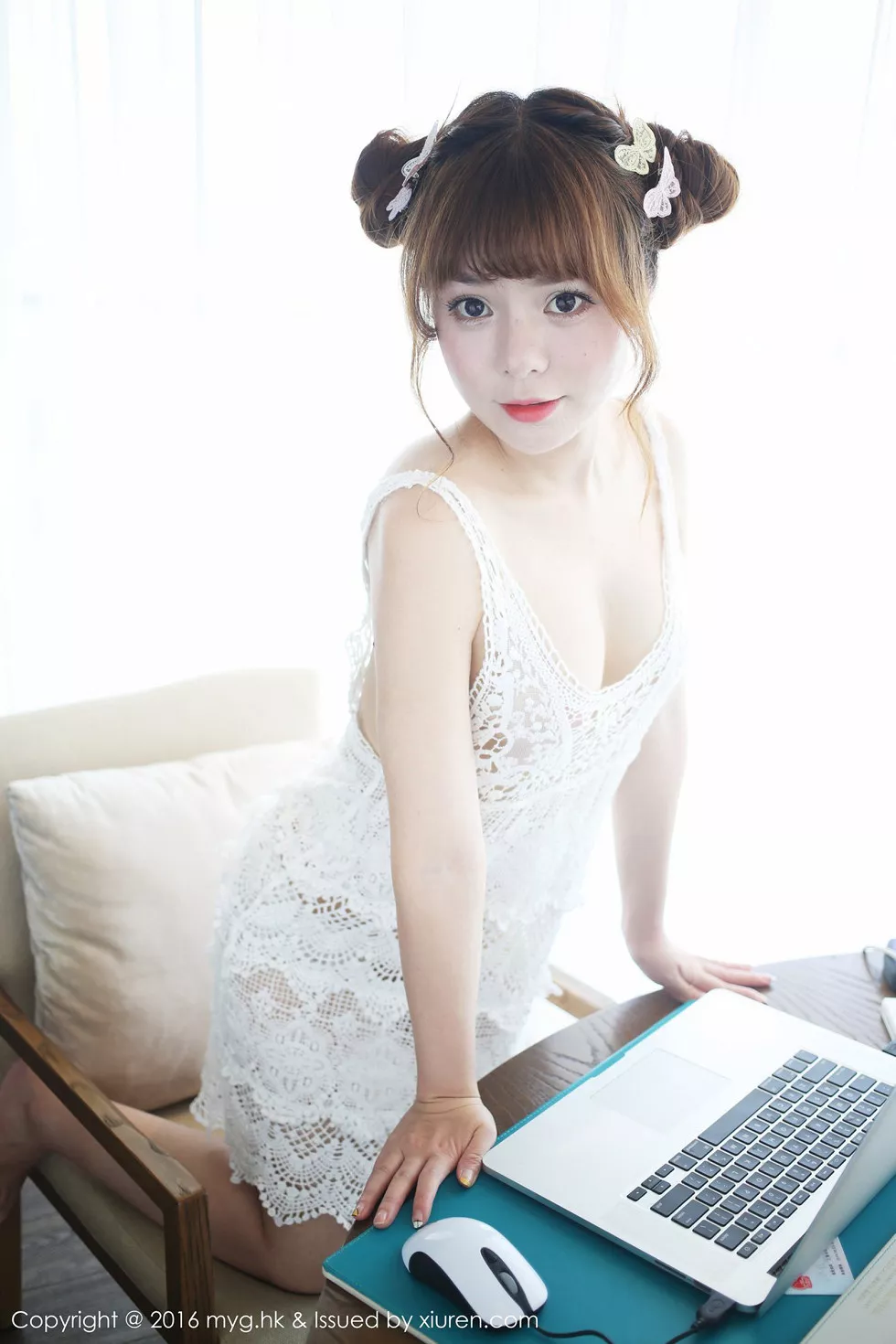 [MyGirl美媛馆]Vol.225_嫩模粉芭比VV三亚旅拍性感粉红内衣秀豪乳美臀诱惑写真52P
