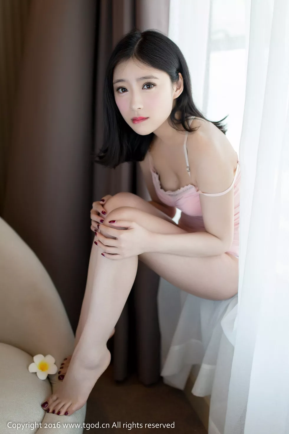 [TGOD推女神]2016.06.13_越南芽庄旅拍之施忆佳KITTY酱第五刊粉红吊带背心性感写真40P