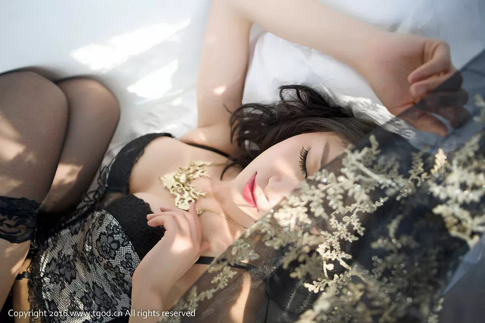 [TGOD推女神]2016.06.26_嫩模展如浴缸里黑色情趣内衣美乳翘臀极致诱惑写真53P