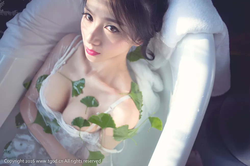 [TGOD推女神]2016.06.26_嫩模展如浴缸里黑色情趣内衣美乳翘臀极致诱惑写真53P