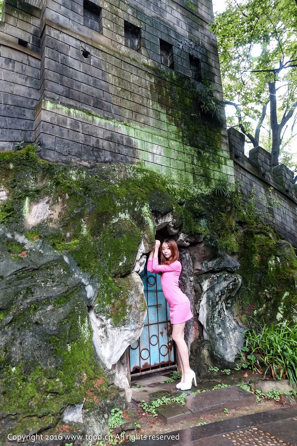 [TGOD推女神]2016.06.25_嫩模梓萱Crystal宜昌旅拍浴室情趣薄纱激凸诱惑写真56P