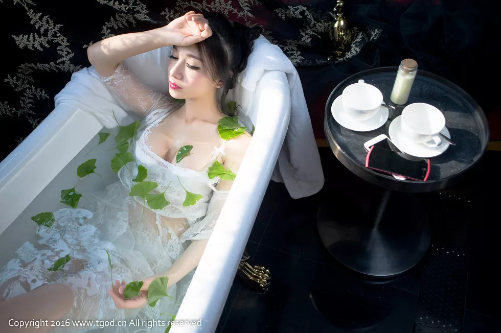 [TGOD推女神]2016.06.26_嫩模展如浴缸里黑色情趣内衣美乳翘臀极致诱惑写真53P
