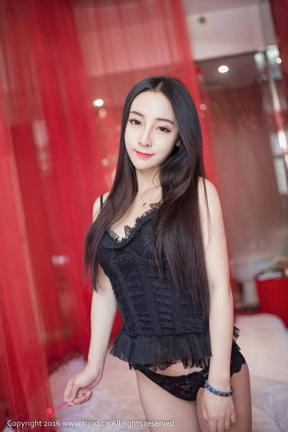 [TGOD推女神]2016.07.11_嫩模陳Vicky居家黑色蕾丝塑身内衣秀美胸迷人写真32P