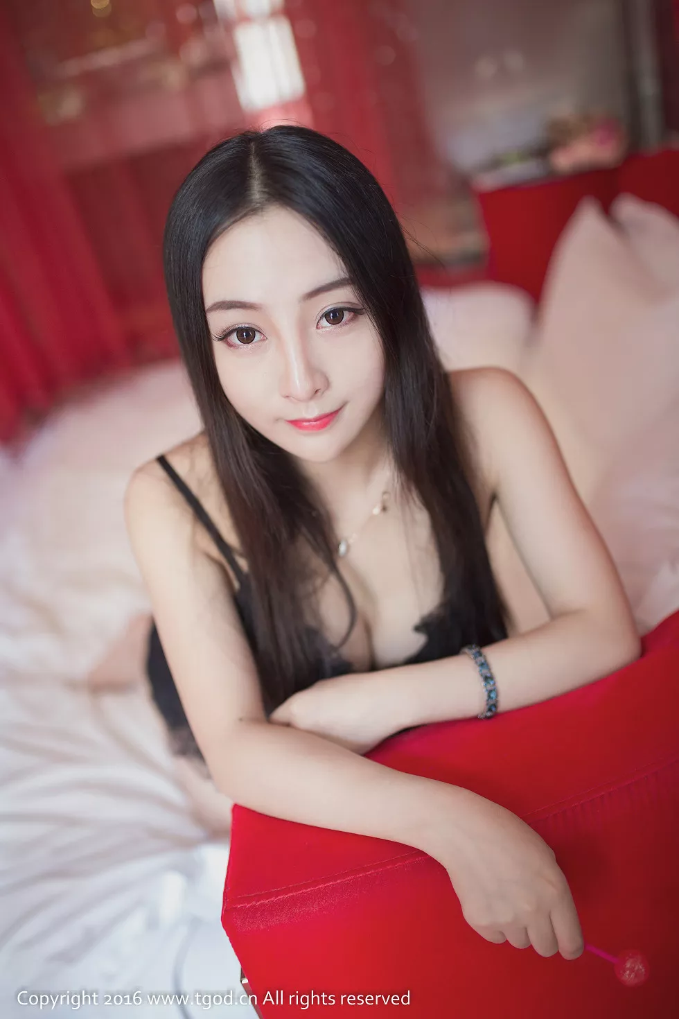 [TGOD推女神]2016.07.11_嫩模陳Vicky居家黑色蕾丝塑身内衣秀美胸迷人写真32P