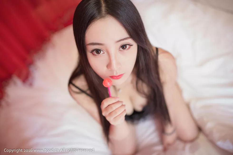 [TGOD推女神]2016.07.11_嫩模陳Vicky居家黑色蕾丝塑身内衣秀美胸迷人写真32P