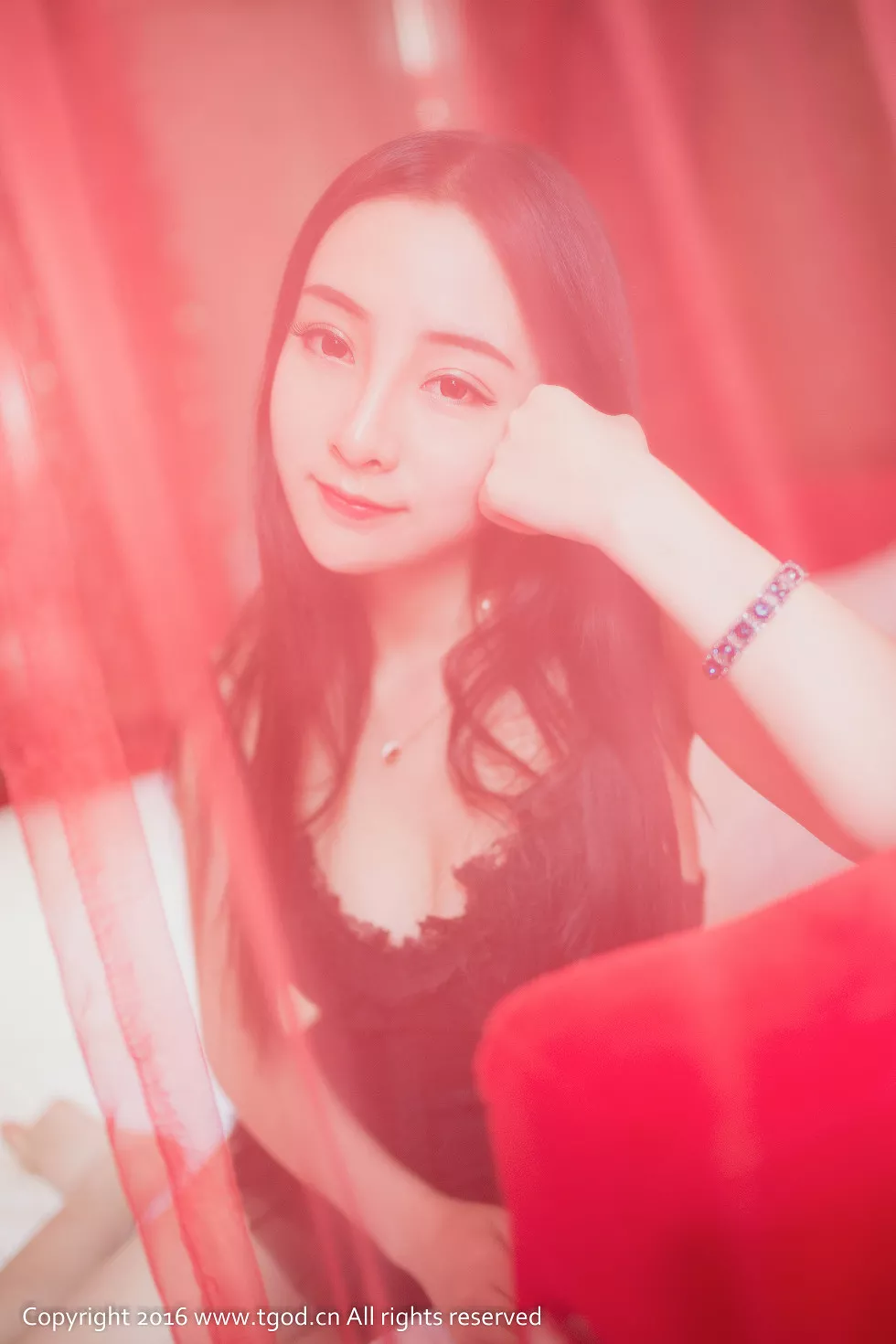 [TGOD推女神]2016.07.11_嫩模陳Vicky居家黑色蕾丝塑身内衣秀美胸迷人写真32P