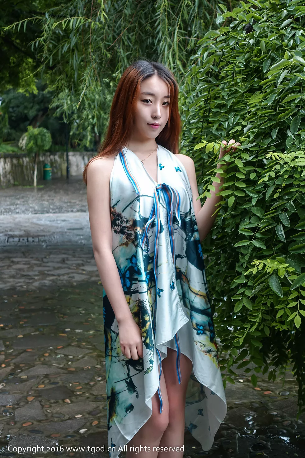 [TGOD推女神]2016.07.16_宜昌旅拍之梓萱Crystal第三刊粉红旗袍装完美身材写真45P