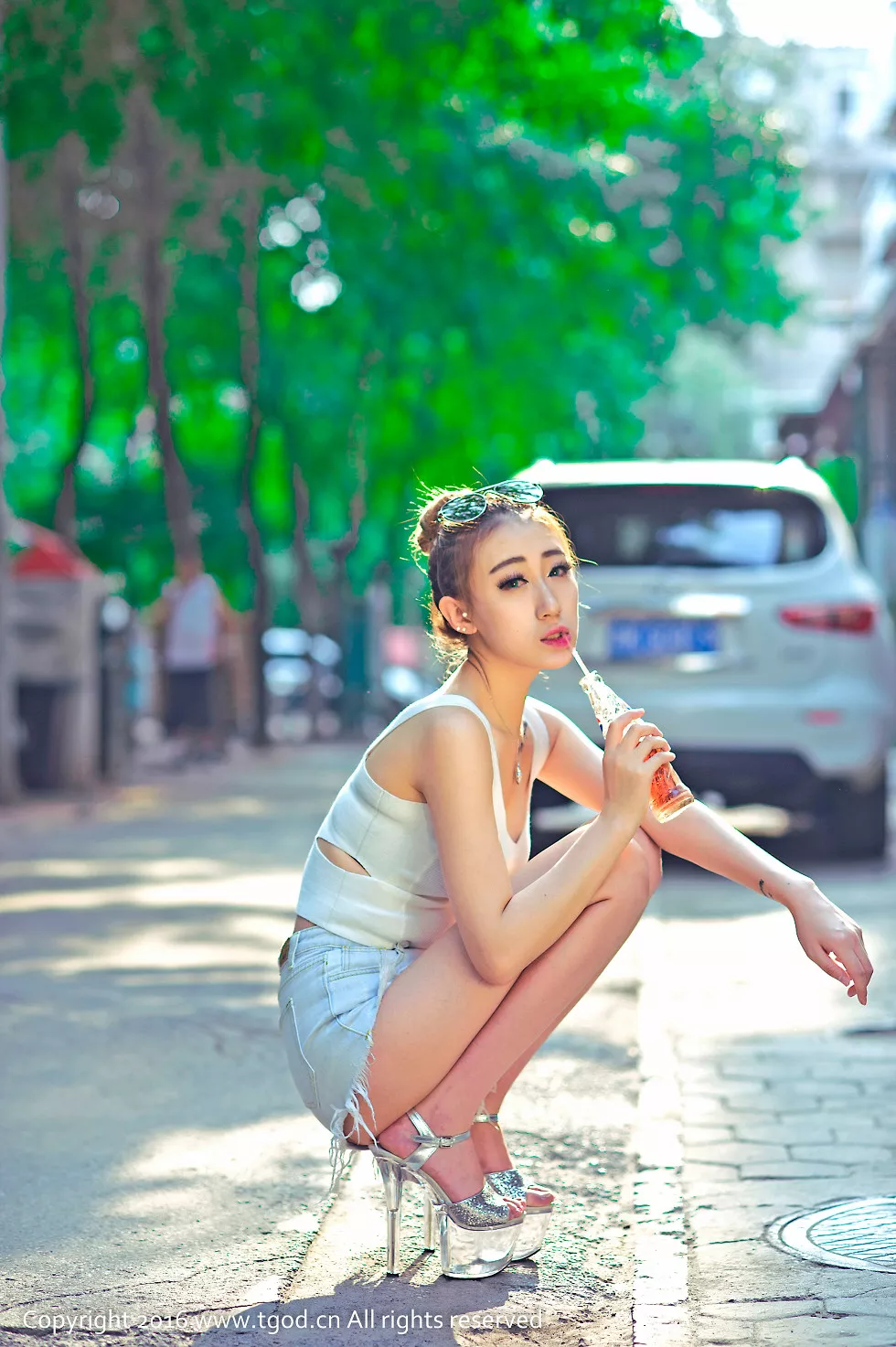 [TGOD推女神]2016.07.31_嫩模Dear佳琦白色薄纱裙秀完美身材高挑迷人美腿写真52P