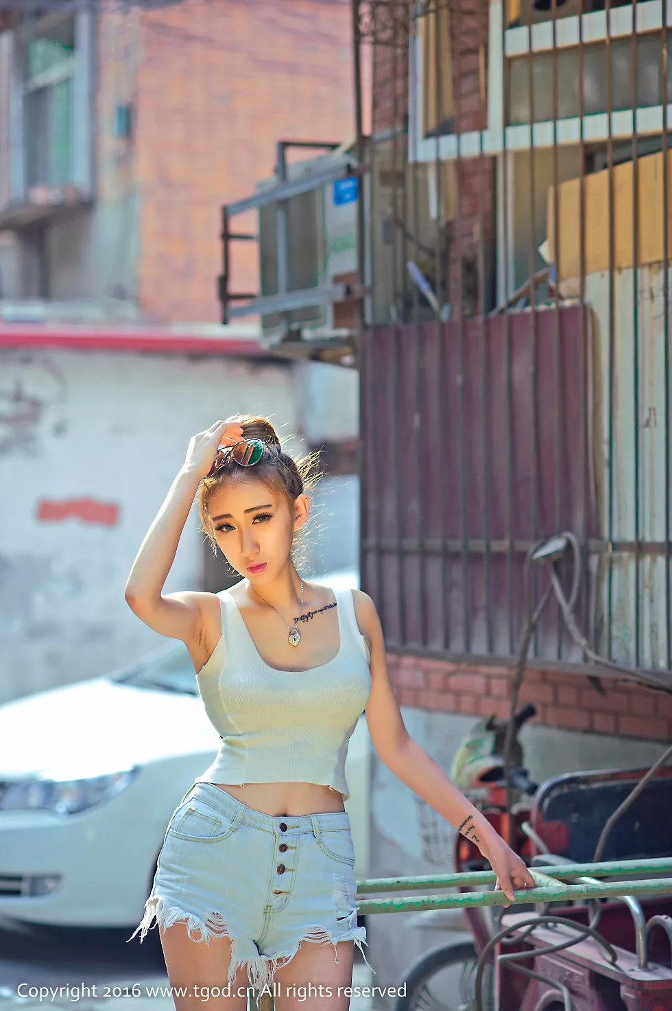 [TGOD推女神]2016.07.31_嫩模Dear佳琦白色薄纱裙秀完美身材高挑迷人美腿写真52P