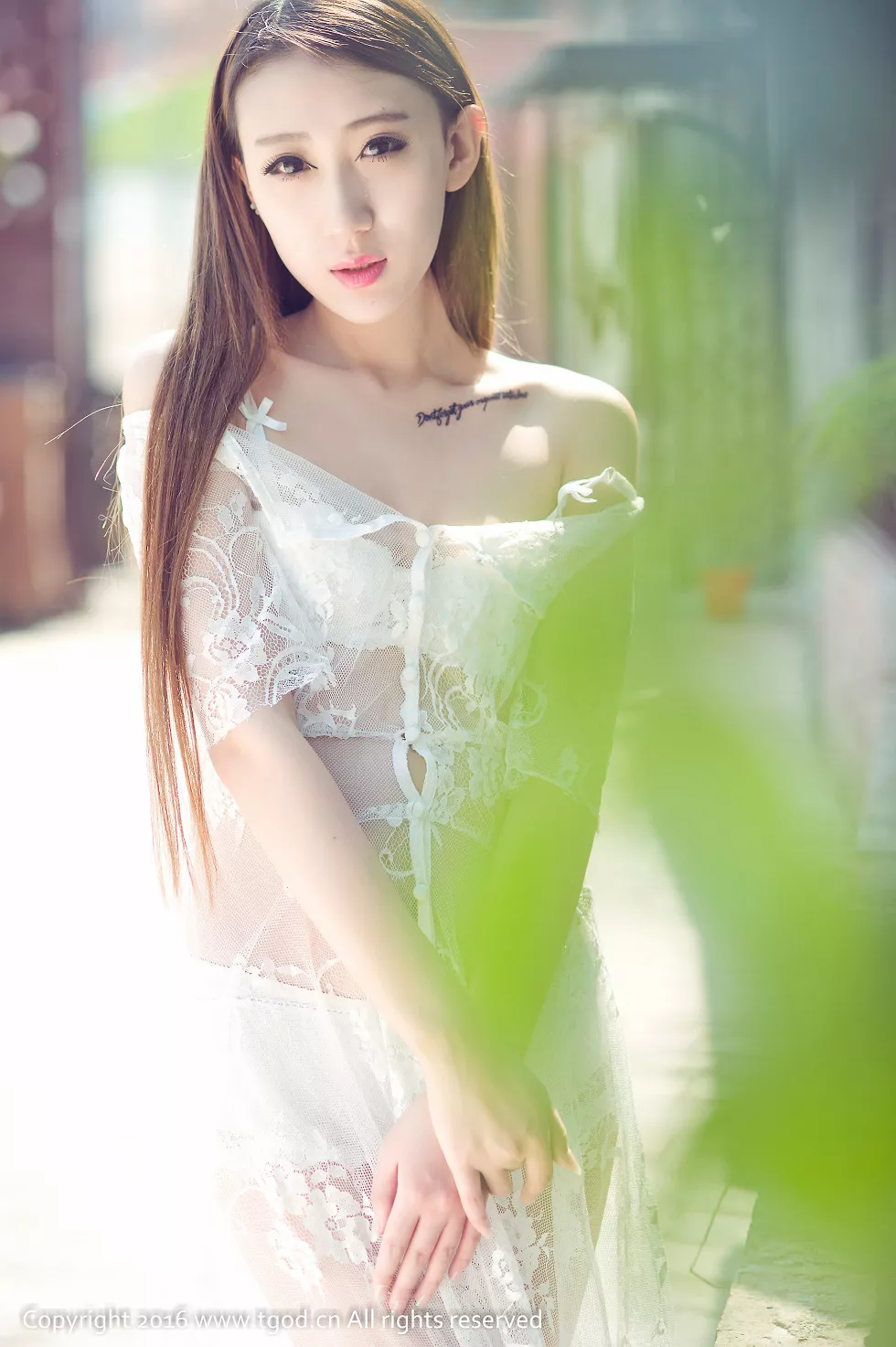 [TGOD推女神]2016.07.31_嫩模Dear佳琦白色薄纱裙秀完美身材高挑迷人美腿写真52P