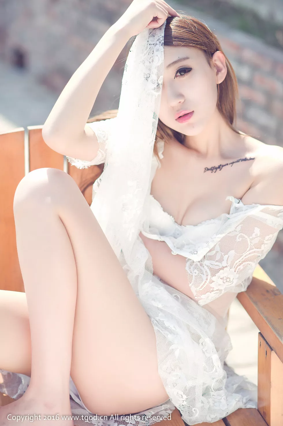 [TGOD推女神]2016.07.31_嫩模Dear佳琦白色薄纱裙秀完美身材高挑迷人美腿写真52P