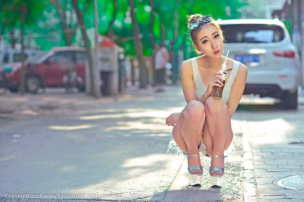 [TGOD推女神]2016.07.31_嫩模Dear佳琦白色薄纱裙秀完美身材高挑迷人美腿写真52P