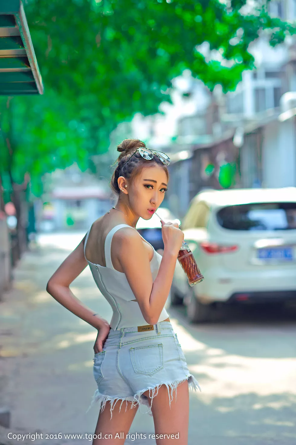 [TGOD推女神]2016.07.31_嫩模Dear佳琦白色薄纱裙秀完美身材高挑迷人美腿写真52P