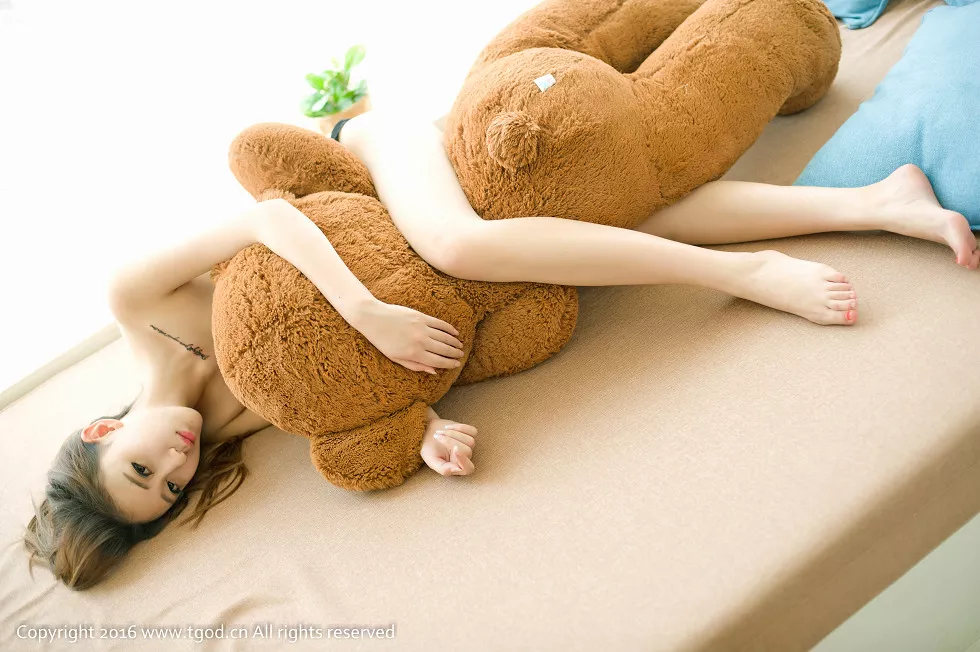 [TGOD推女神]2016.07.31_嫩模Dear佳琦白色薄纱裙秀完美身材高挑迷人美腿写真52P
