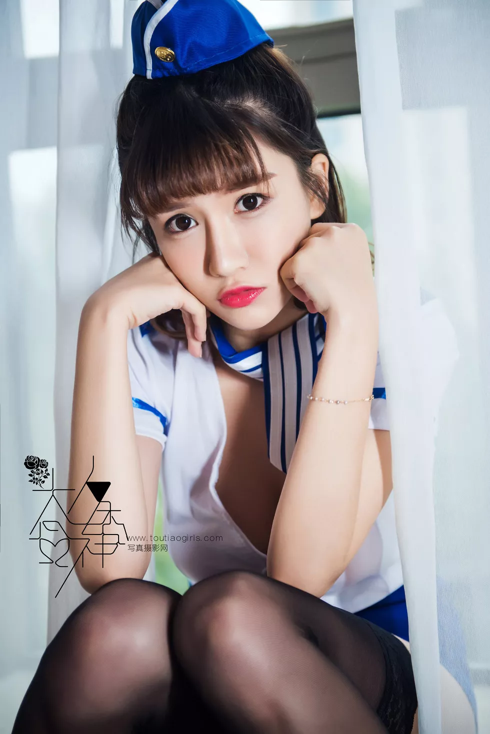 [Toutiao头条女神]No.178_嫩模郭美美萌萌傲娇萝莉空乘黑色蕾丝边丝袜性感写真16P