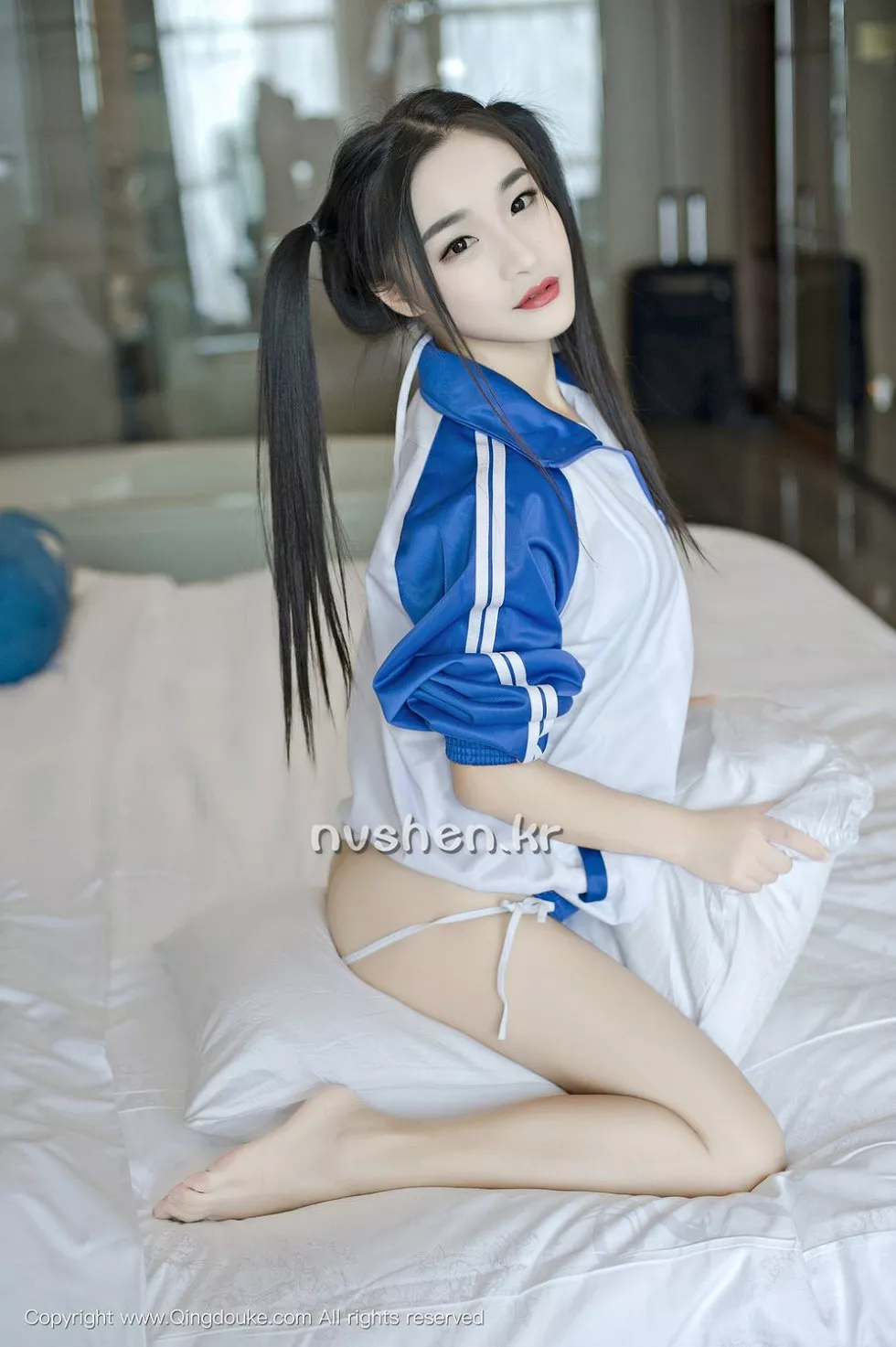 [青豆客QingDouKe]2016.11.23_嫩模绮梦Cherish家居校服美乳翘臀诱惑写真50P