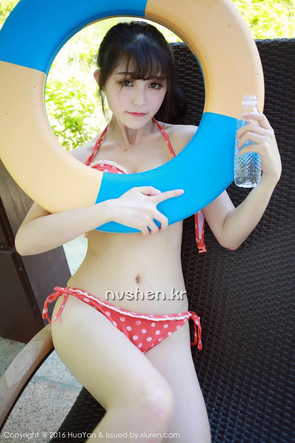 [HuaYan花の颜]Vol.009_嫩模伊小七MoMo三亚旅拍泳池边红色比基尼性感写真52P