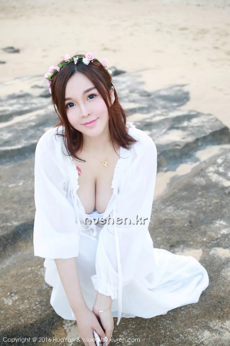 [HuaYan花の颜]Vol.012_嫩模沈蜜桃off三亚旅拍性感内衣秀傲人美乳极致诱惑写真50P