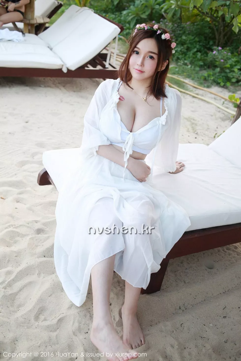 [HuaYan花の颜]Vol.012_嫩模沈蜜桃off三亚旅拍性感内衣秀傲人美乳极致诱惑写真50P
