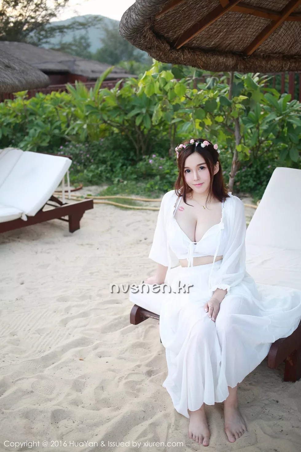 [HuaYan花の颜]Vol.012_嫩模沈蜜桃off三亚旅拍性感内衣秀傲人美乳极致诱惑写真50P
