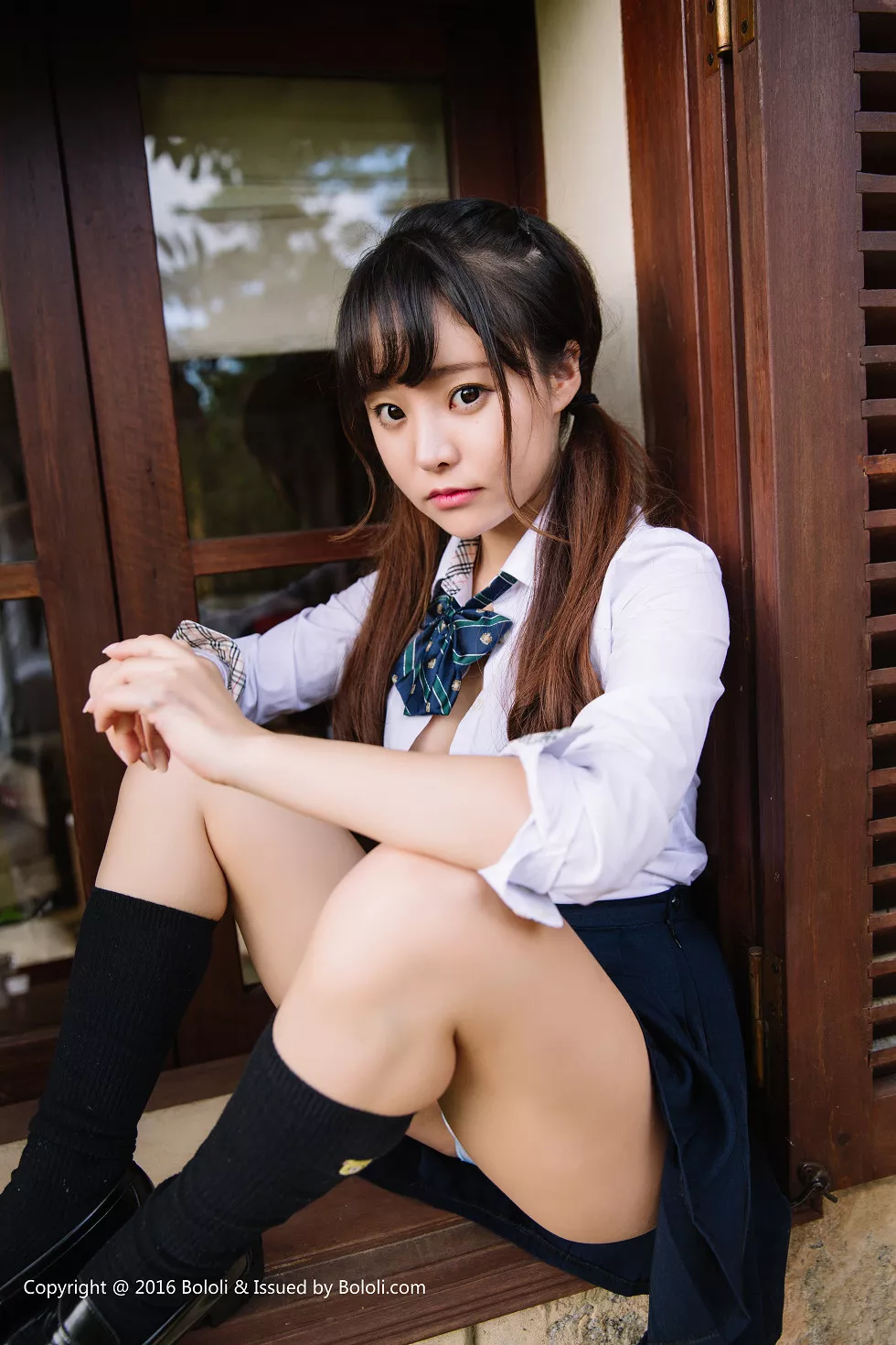 [BoLoli波萝社新刊]Vol.023_嫩模柳侑绮VS夏美酱学生装户外野战篇诱惑写真37P