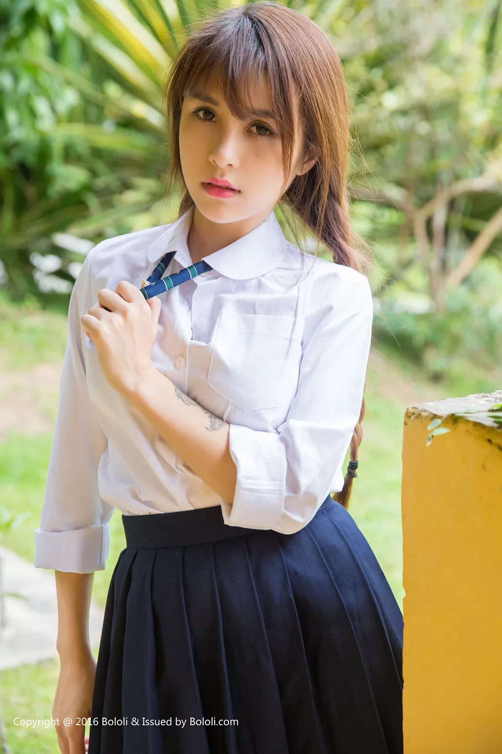[BoLoli波萝社新刊]Vol.023_嫩模柳侑绮VS夏美酱学生装户外野战篇诱惑写真37P