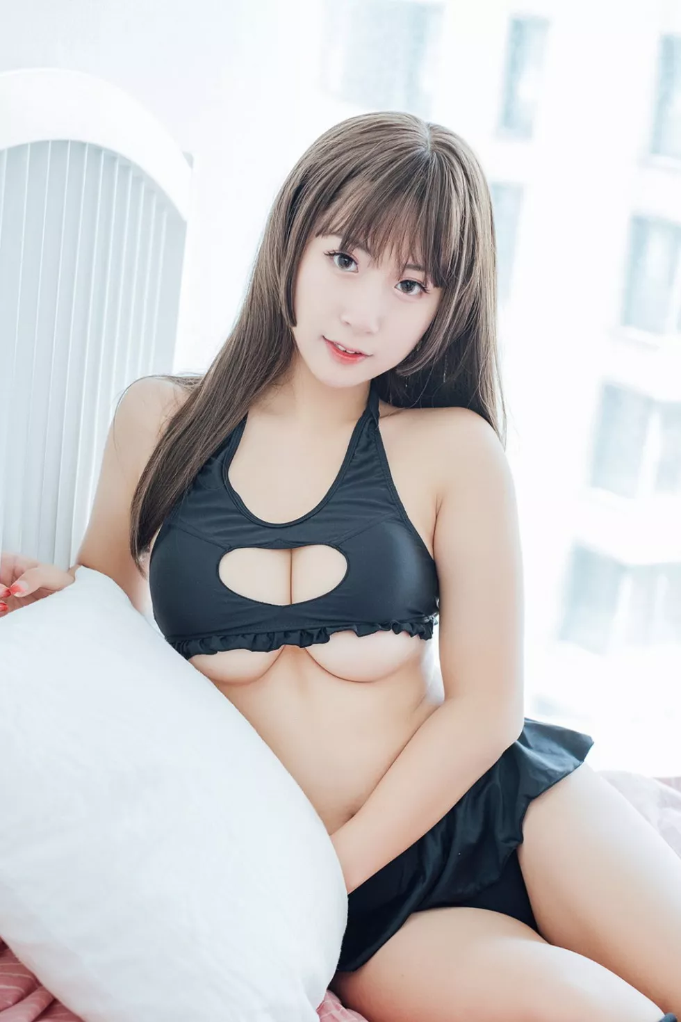 [BoLoli波萝社新刊]Vol.020_嫩模猫九酱Sakura粉红大床上性感黑色内衣写真41P