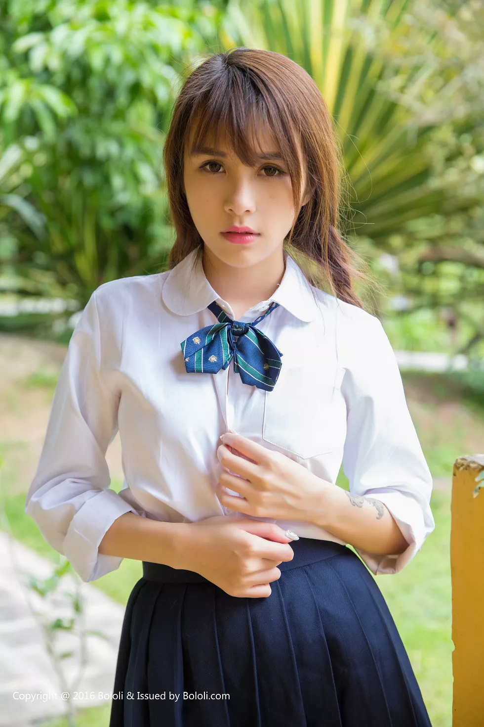 [BoLoli波萝社新刊]Vol.023_嫩模柳侑绮VS夏美酱学生装户外野战篇诱惑写真37P