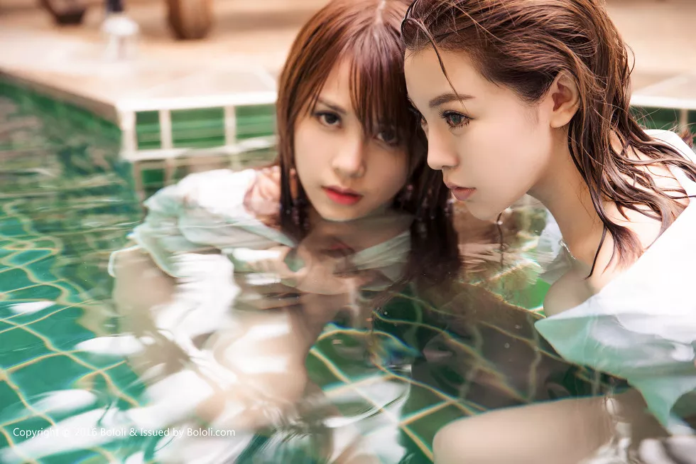 [BoLoli波萝社新刊]Vol.024_嫩模夏美酱&刘娅希师生恋黑丝皮鞭调教诱惑写真43P